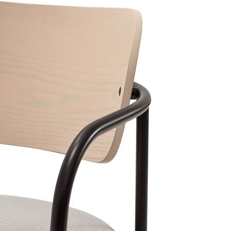 Teulat_Eclipse_Armlehnstuhl_Hell_Eiche_Schwarz