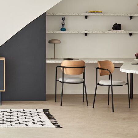 Teulat_Eclipse_Armlehnstuhl_Eiche_Schwarz