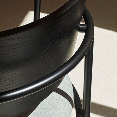 Teulat_Eclipse_Armlehnstuhl_Schwarz_Schwarz