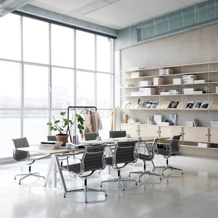 String_Furniture_Height_Adjustable_Conference_Table_Esche_Weiss_Lifestyle_1