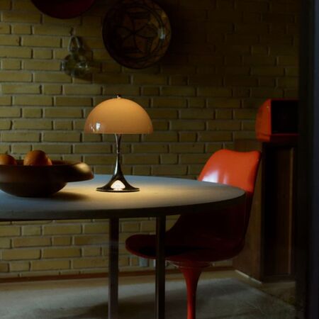 Louis Poulsen Tischleuchte Panthella 250 Portable Lamp Originals V3 von Louis Poulsen Braun-1