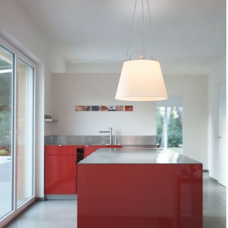 Artemide Body Tolomeo Mega von Artemide  Hellrosa RAL 3015, Weiss / Weiss, Schirm aus Pergamentpapier