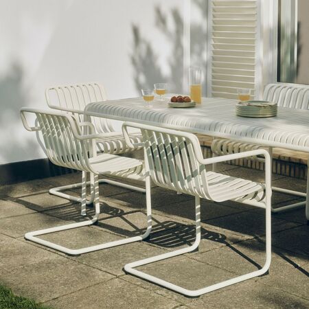 Outdoor-Dining Armlehnstuhl Palissade Cantilever 4er Set von HayOutdoor-Dining Armlehnstuhl Palissade Cantilever 4er Set von Hay