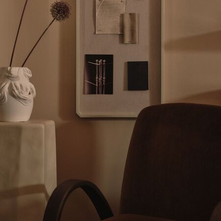 Ferm Living Buur Lounge Chair Eichenholz dunkel gebeizt, Rust 67 - Rich Velvet