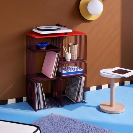 Montana_Panton_wire_Single_Half_Height_17_34_25_Black_Red_7661t_Lifestyle_1