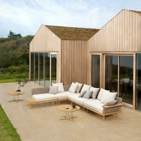 Carl_Hansen_&_Søn_Outdoor_Sofa_Kombination_4 Embrace_von_Carl_Hansen_&_Søn_white