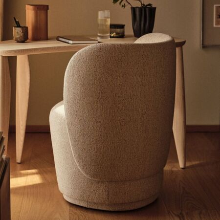 Ferm Living Drehbarer Lounge Chair Rico Club von Ferm Living Black / Honey - Vanir