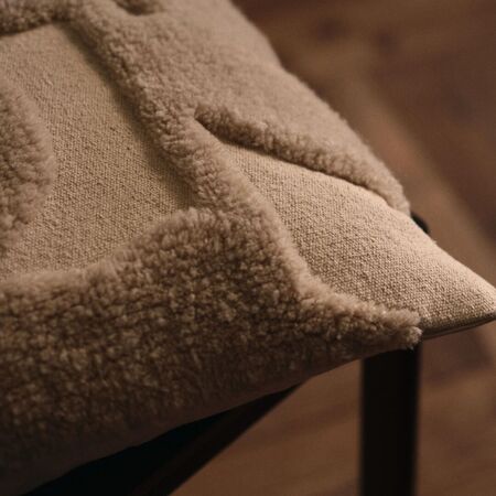 Ferm Living Tuftingkissen Cilla im 2er Set von Ferm Living Black / Dark Chocolate