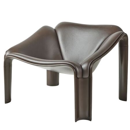 Gubi Lounge Chair F300 von Gubi Molé / GUBI Smooth Leather Coffee