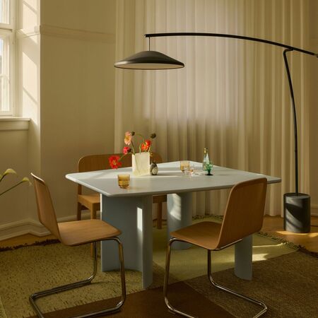 Bogenleuchte Contra von Muuto