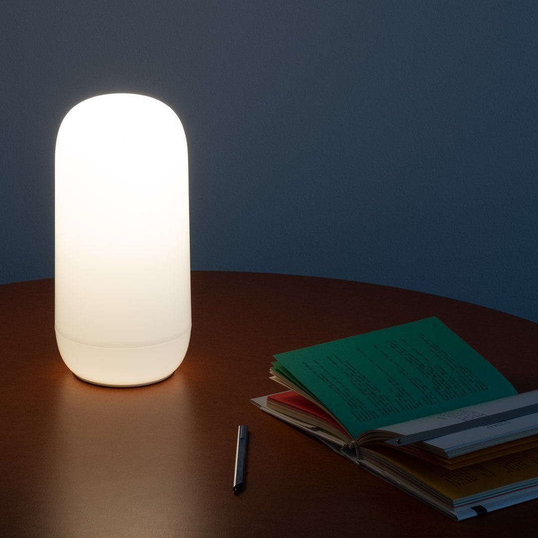 Artemide Tischleuchte mit Stecker Gople von Artemide White