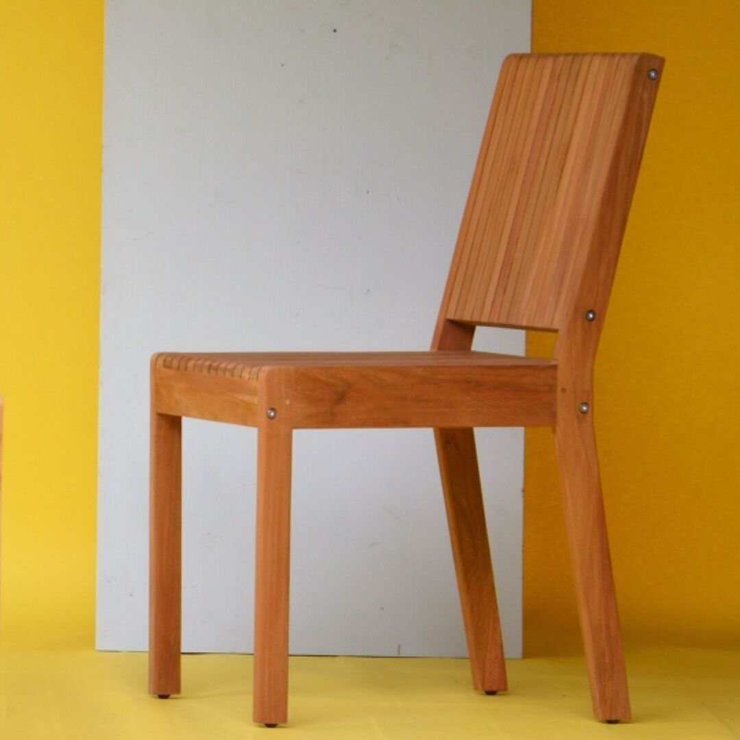 Jankurtz_SAMOA_Stuhl_Teak_Lifestyle_Side
