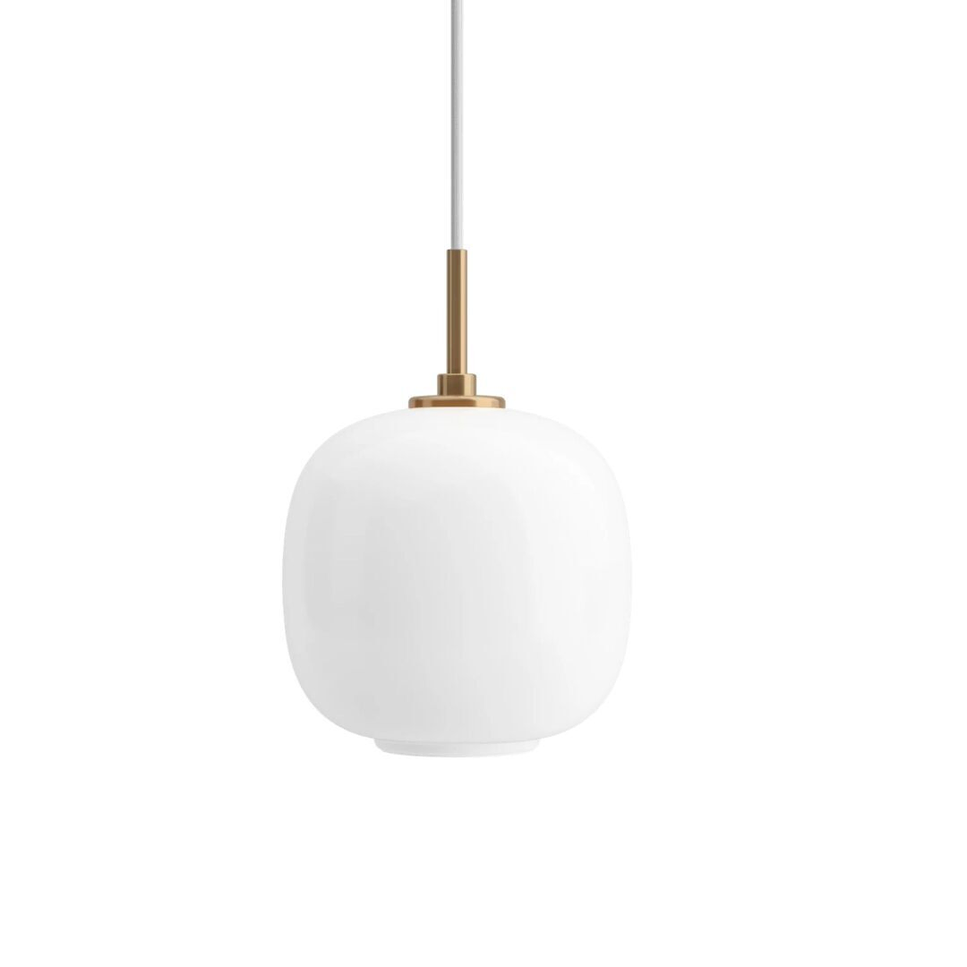 Louis Poulsen Pendelleuchte VL 45 Radiohus von Louis Poulsen  Brass / Glossy White Opal Glass, Ø: 175 cm 