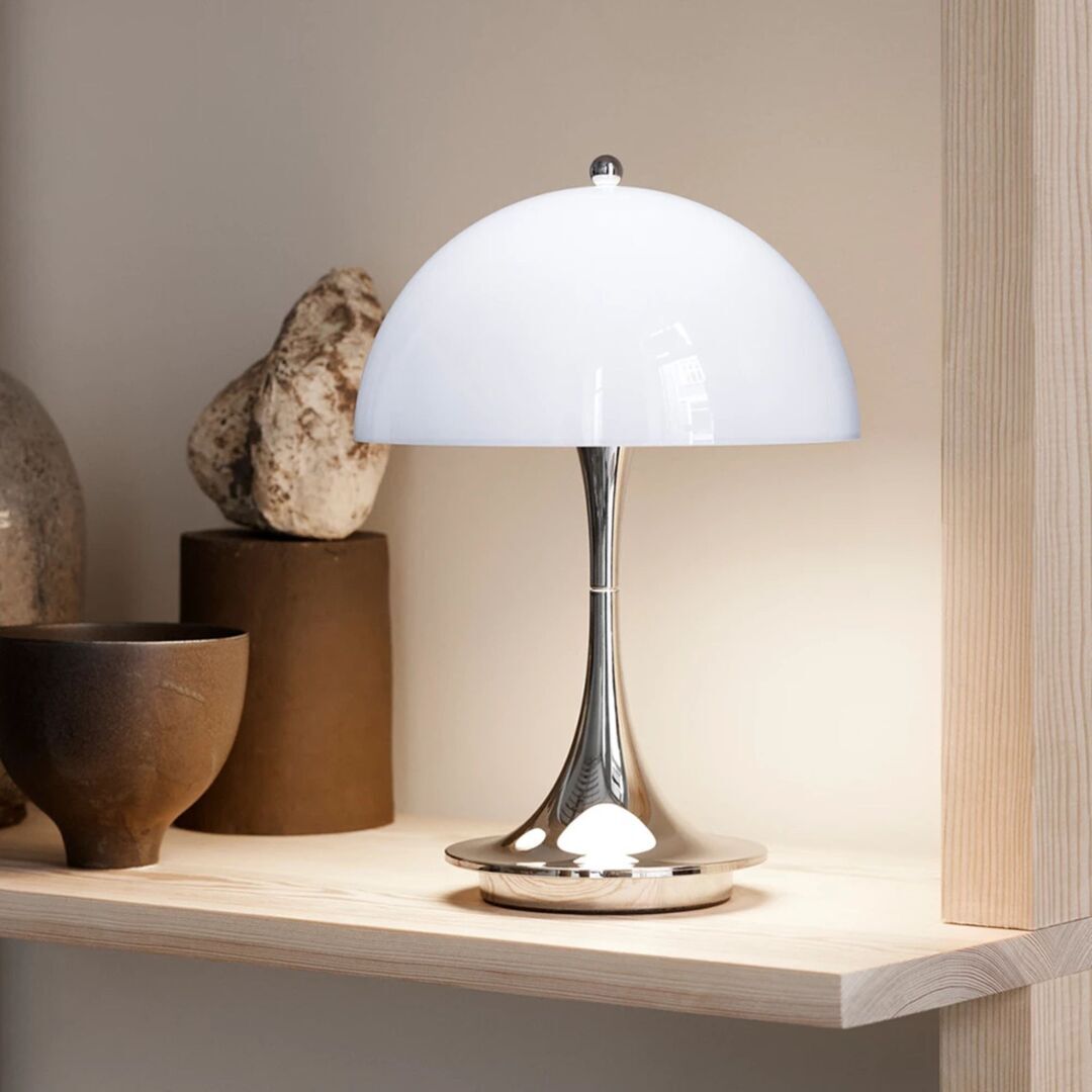 Louis_Poulsen_PanthellaV3-Opal_Chrom_Beige_Lifestyle