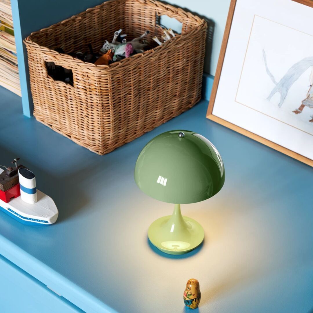 Louis_Poulsen_PanthellaV3-opaque_Moss_Lifestyle