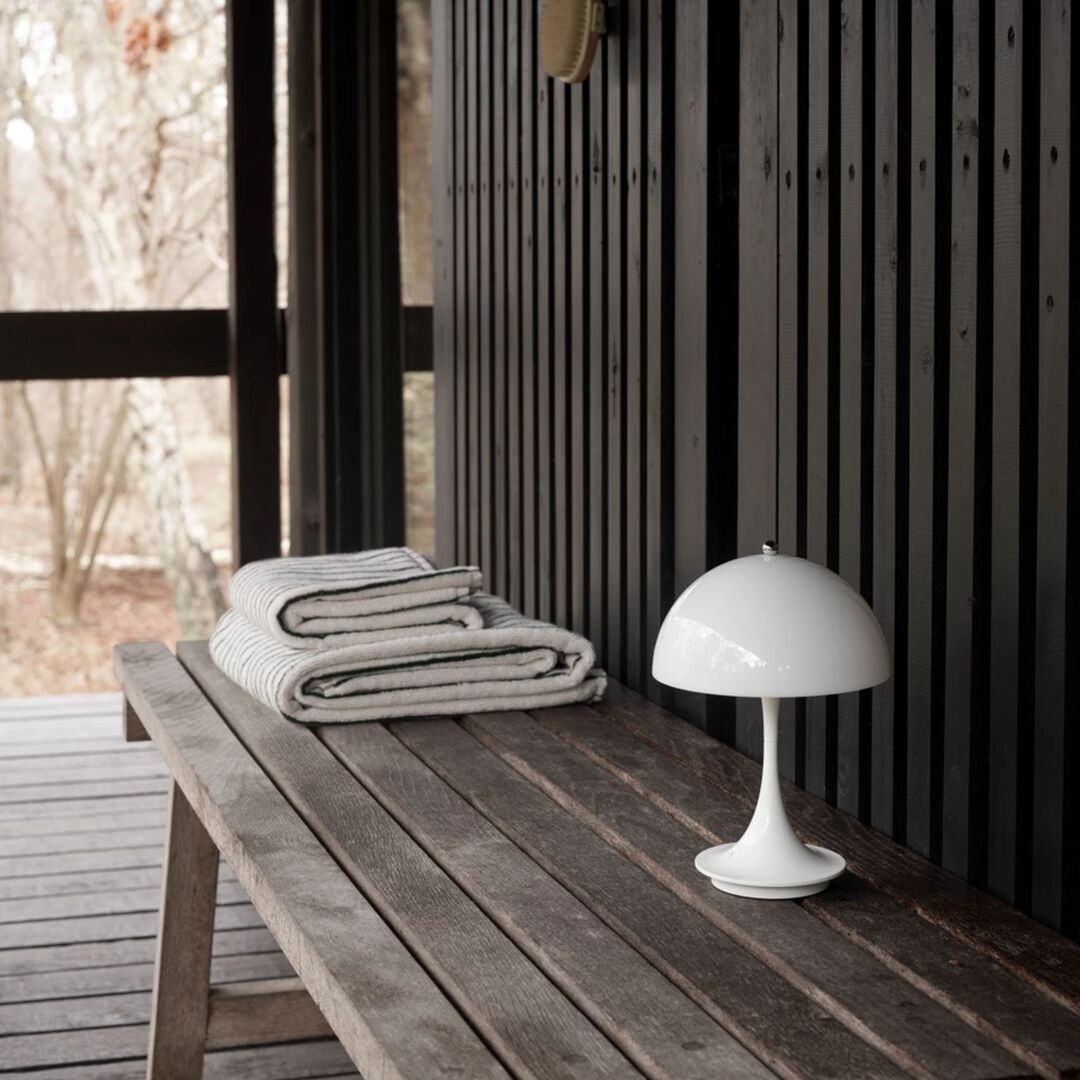 Louis_Poulsen_PanthellaV3-Opal_Pale_White_Lifestyle_1