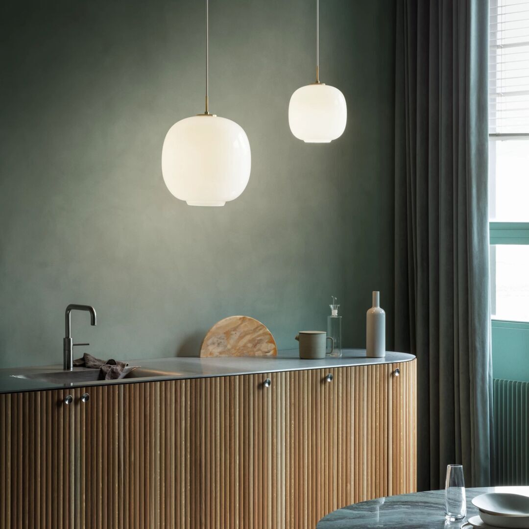 Louis_Poulsen_VL45_Gloss_White_250_370_Pendant_Lifestyle