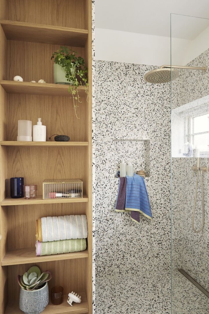 Huebsch Kappu Shelf Unit Natural