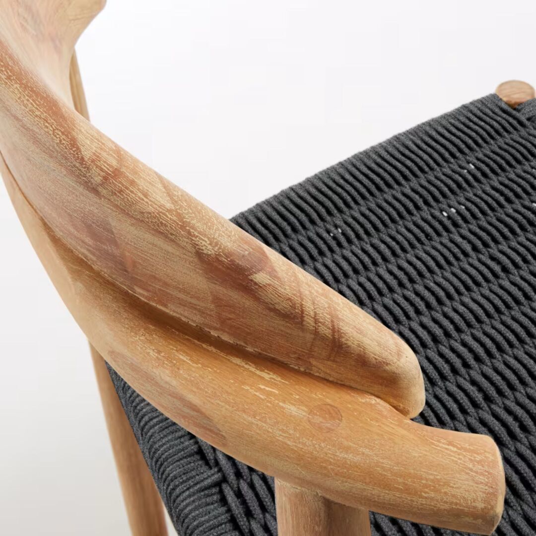Kave_Home_NINA_Outdoor_Barhocker_Natur_farbe_schwarze_Schnur_1