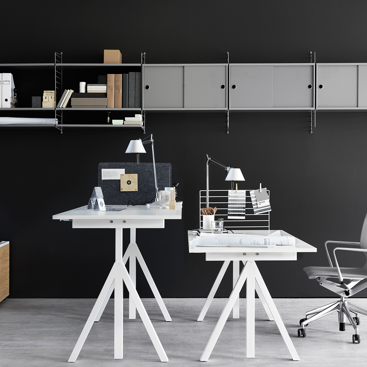 string furniture,Schreibtisch,Works