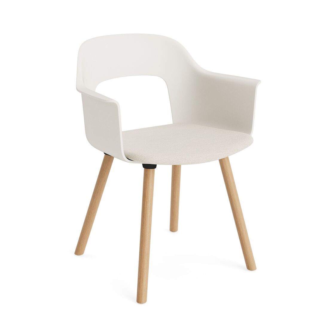 HAY Living Armlehnstuhl mit Holzbeinen und Sitzpolsterung Layout 223 von Hay Cream White / Mode - 011, Natural 