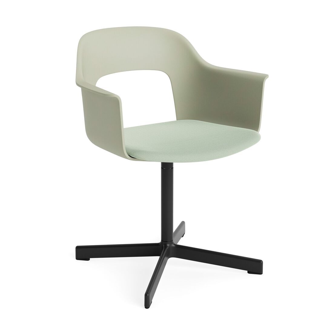 HAY Living Armlehnstuhl mit Drehgestell und Sitzpolsterung Layout 233 von Hay Pastel Green / Relate - 921, Schwarz pulverbeschichtet Aluminium