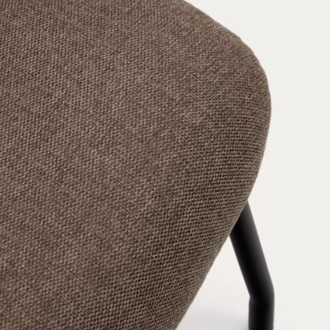 Kave Home KAVE HOME BELINA - NUR OTTOMAN Stahl in Schwarz, Chenille Braun