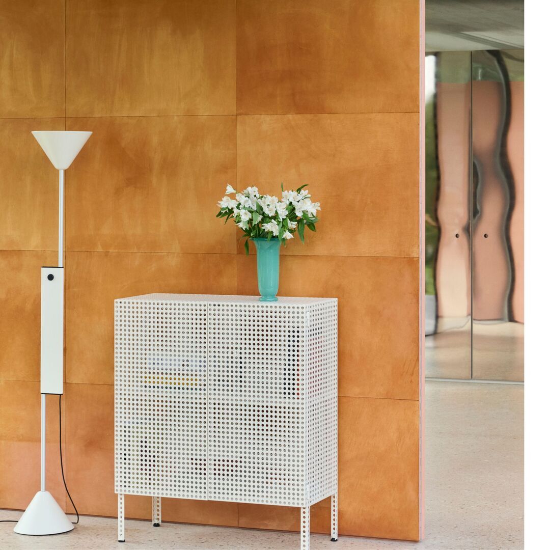 Standregal Perforated Cabinet von Hay