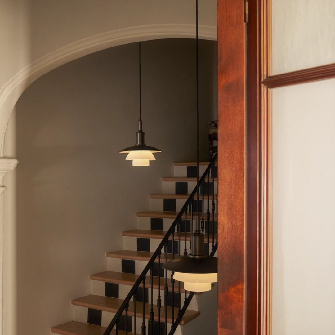 Louis_Poulsen_PH-Aged-Brass-PH-3-3-Pendant-On_64032_Lifestyle_2