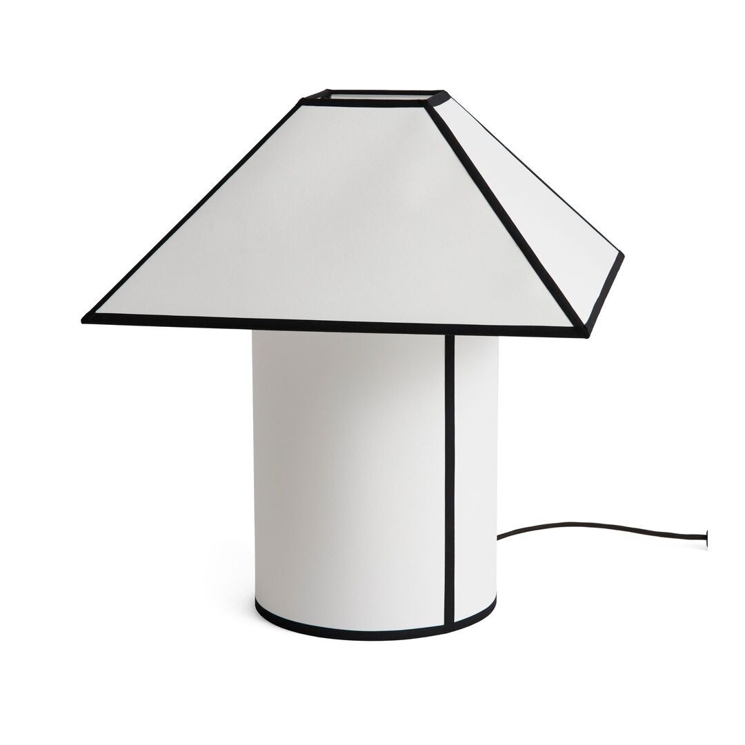 HAY Living Archetypische Tischleuchte Ava Pyramid von Hay B: 45 cm / T: 45 cm / H: 50 cm