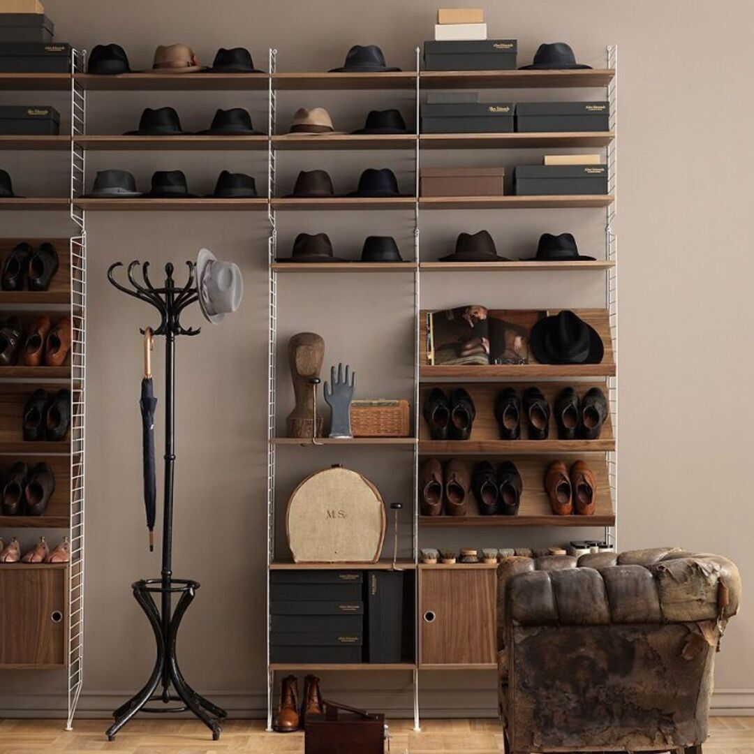 String_Furniture_Zeitschriftenablage_Holz_58_30_cm_Walnut_Lifestyle_2