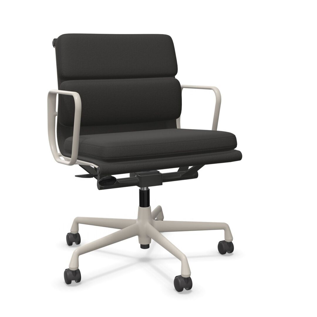 Vitra Soft Pad Chair 'EA 217' (mittlere Rückenlehne) Nero 25 - Track, Kreide 37 pulverbeschichtet (struktur), Rolle hart gebremst für Teppichboden 02
