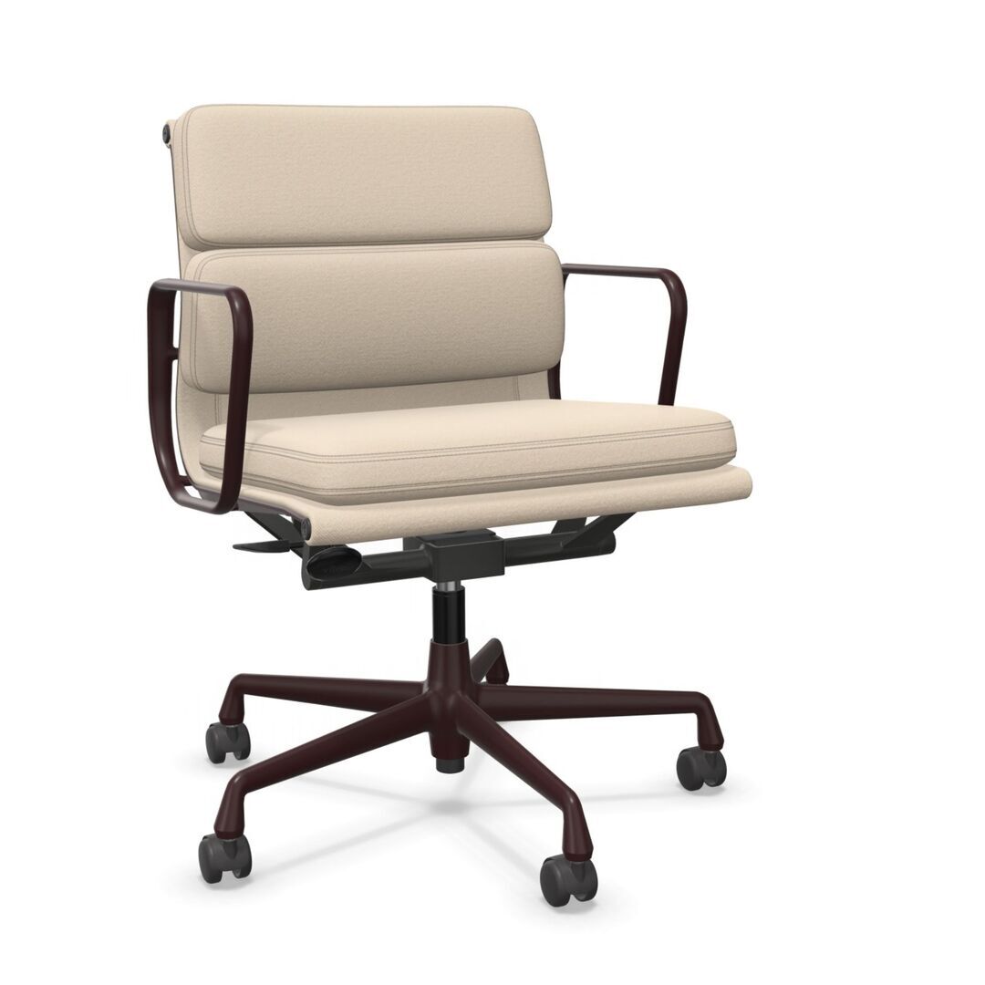 Vitra Soft Pad Chair 'EA 217' (mittlere Rückenlehne) Pergament-Crème 01 - Track, Dunkel Bordeaux 60 pulverbeschichtet (struktur), Rolle weich gebremst für Hartboden 03
