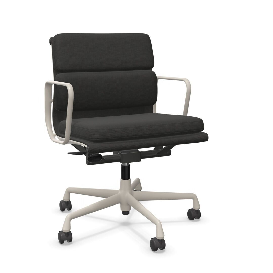 Vitra Soft Pad Chair 'EA 217' (mittlere Rückenlehne) Schwarz 04 - Laser RE, Kreide 37 pulverbeschichtet (struktur), Rolle hart gebremst für Teppichboden 02