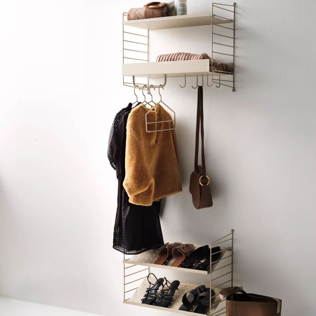 String_Furniture_System_Flur_Q_Schwarz_Lifestyle
