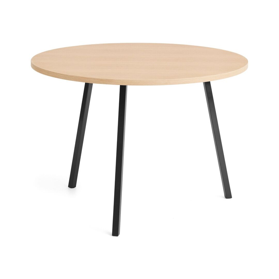 HAY Accessoires Loop Stand Table Round Ø: 105 cm / H: 74 cm, Eichenfurnier klar lackiert, Stahl pulverbeschichtet schwarz