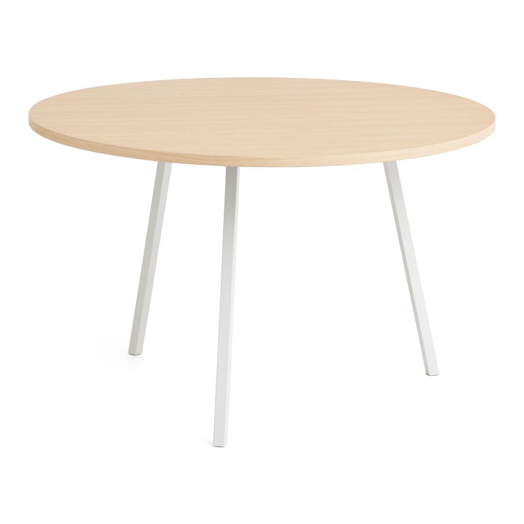 HAY Accessoires Loop Stand Table Round Ø: 120 cm / H: 74 cm , Eichenfurnier klar lackiert, Stahl pulverbeschichtet weiss