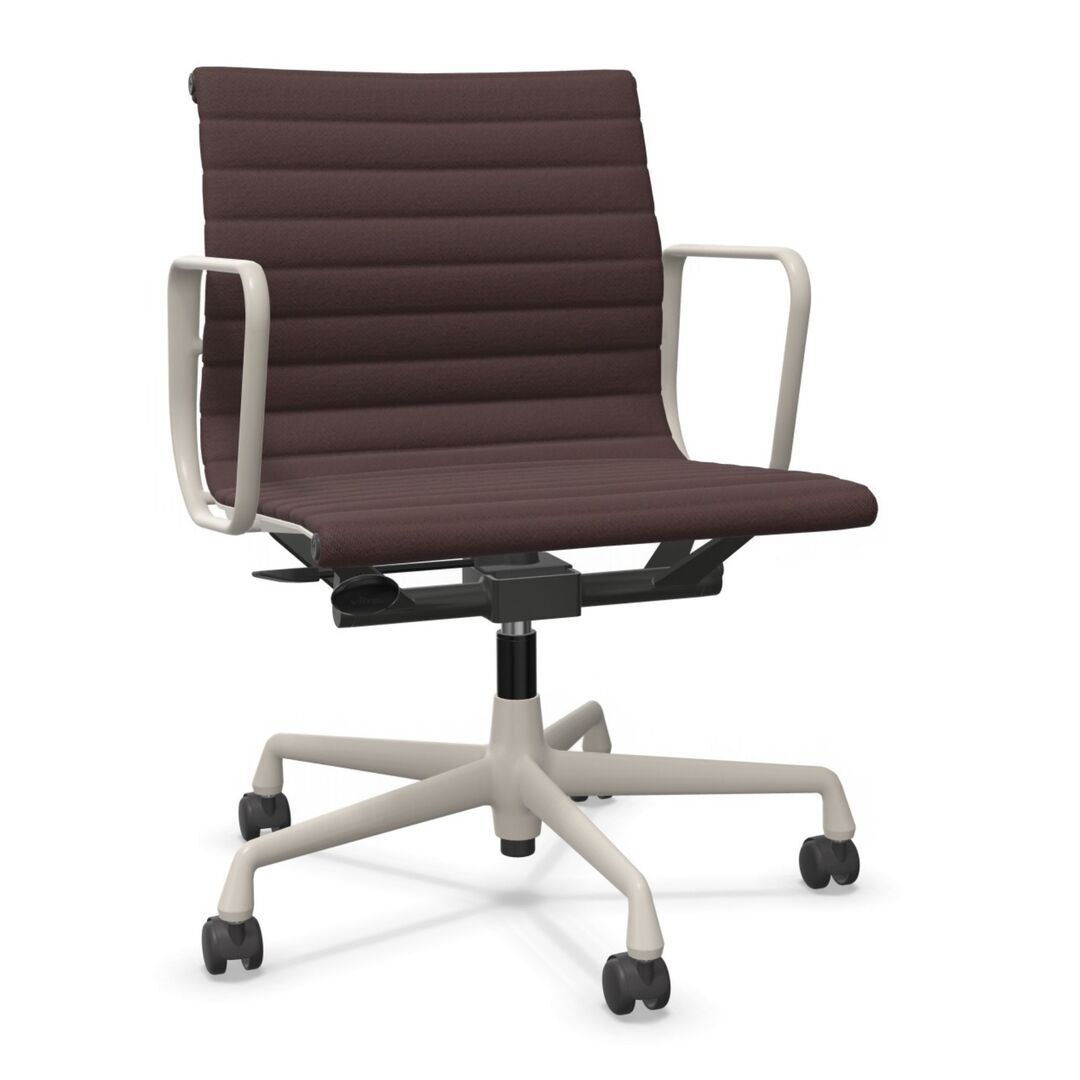 Vitra Aluminium Chair EA 117 Dunkelrot-Nero 16 - Track, Kreide 37 pulverbeschichtet (struktur), Rolle hart gebremst für Teppichboden 02