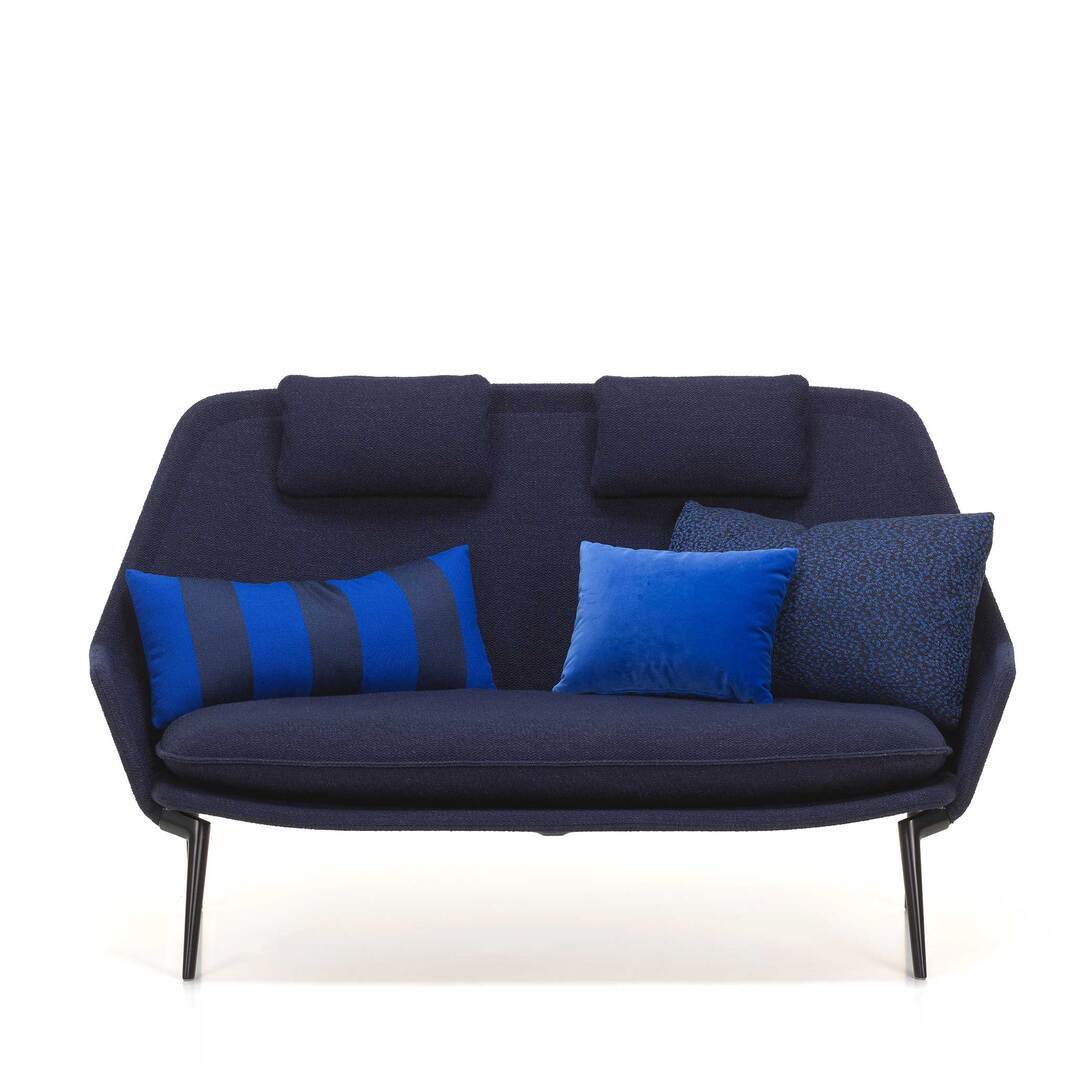 Vitra Slow Sofa in Stoff von Vitra Flocca dunkelblau, Aluminiumguss pulverbeschichtet tiefschwarz