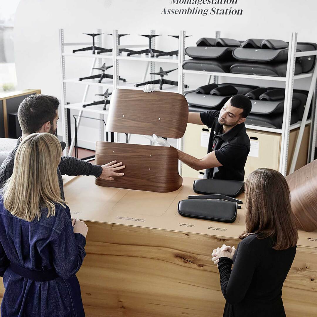 Atelier Package: Eames Lounge Chair & Ottoman in Leder
