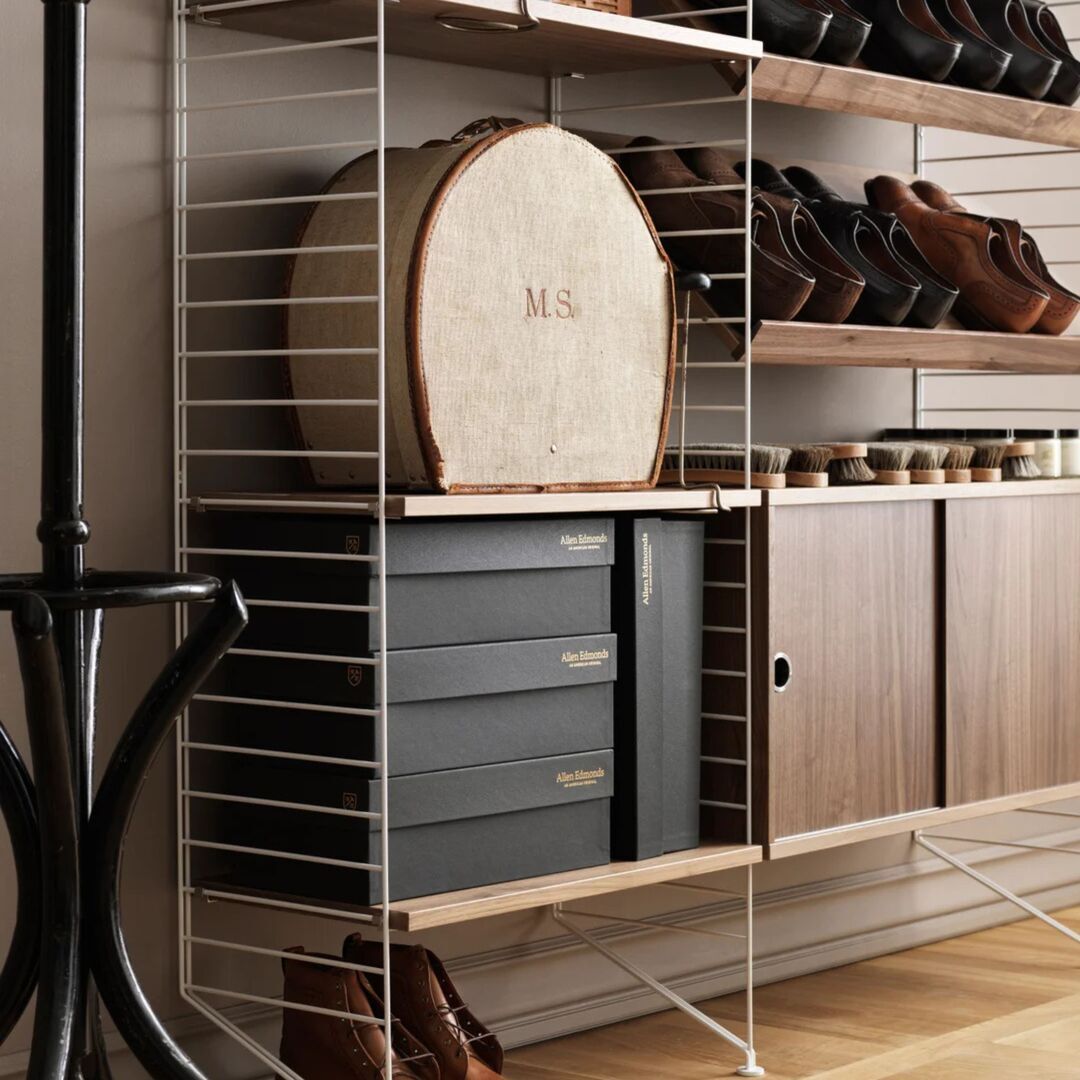 String_Furniture_System_Wohnzimmer_H_Beige_Beige_Lifestyle