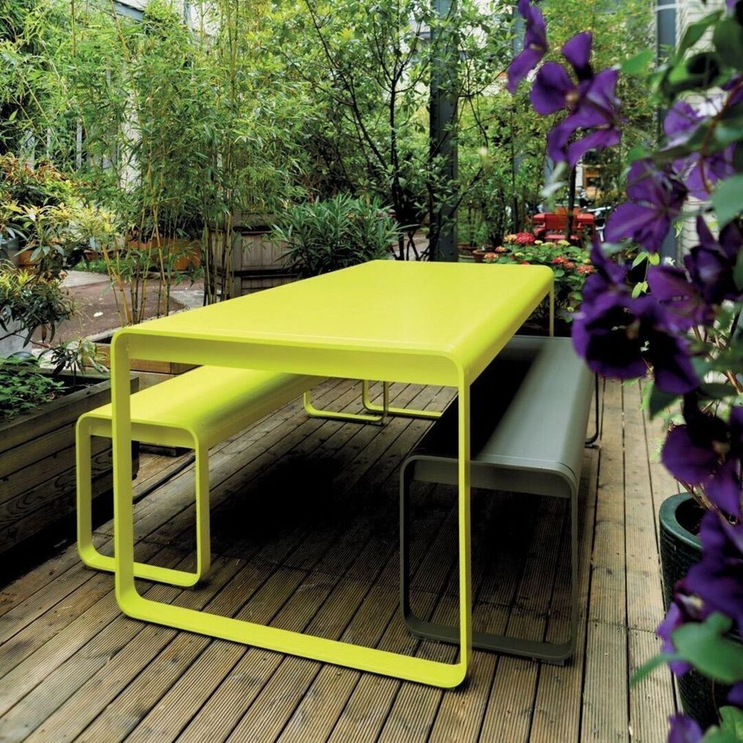 Bellevie Premium Gartentisch und eine Bank von Fermob