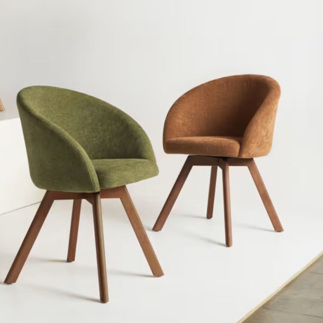 Kave_Home_Marvin_Drehstuhl_Braun_Grun_Lifestyle_1