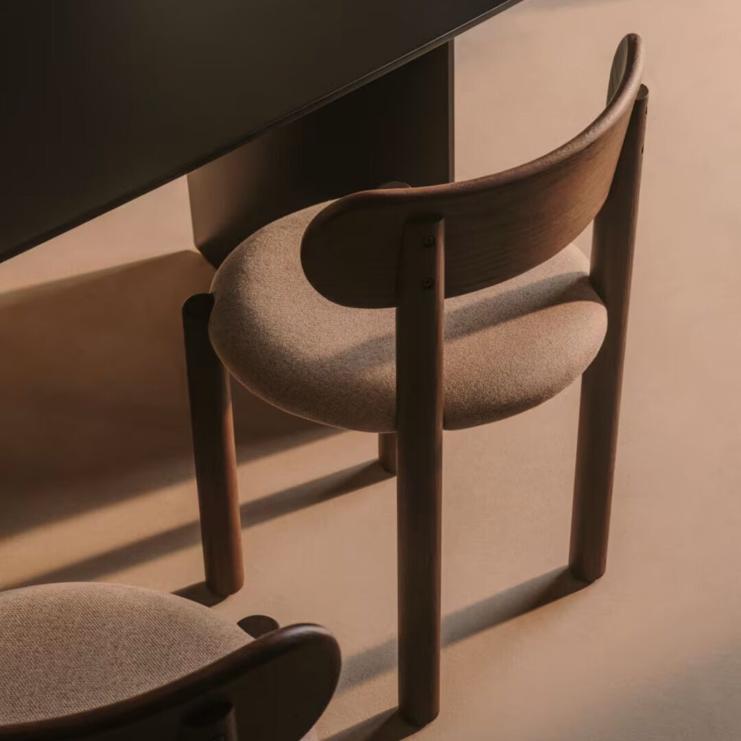 Kave_Home_Stuhl_Nebai_in_Chenille_Braun_Nussbaum_Lifestyle_1