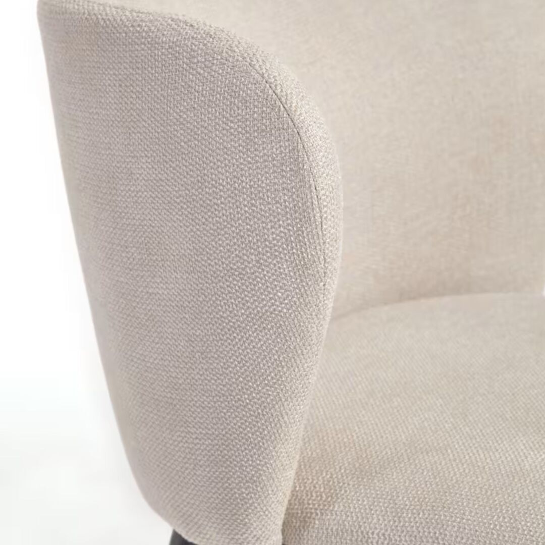 Kave Home Hocker aus Chenille Ciselia von Kave Home Beige / Schwarz