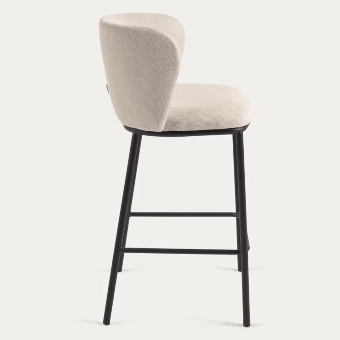 Kave Home Hocker aus Chenille Ciselia von Kave Home Beige / Schwarz