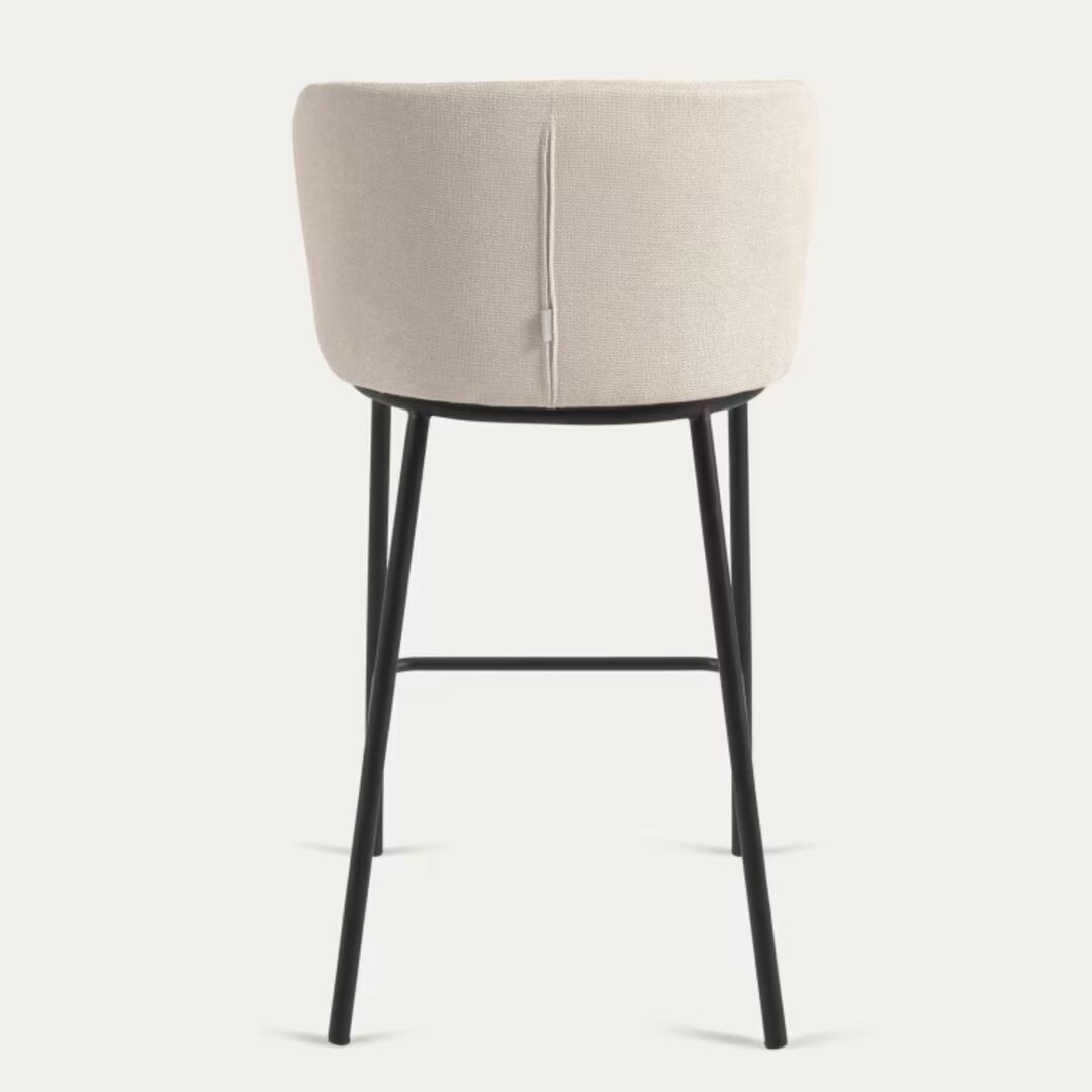 Kave Home Hocker aus Chenille Ciselia von Kave Home Beige / Schwarz