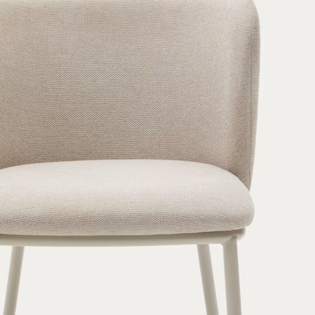 Kave_Home_Stuhl_Ciselia_aus_Chenille_Beige_Stahl_Beige_Details_1