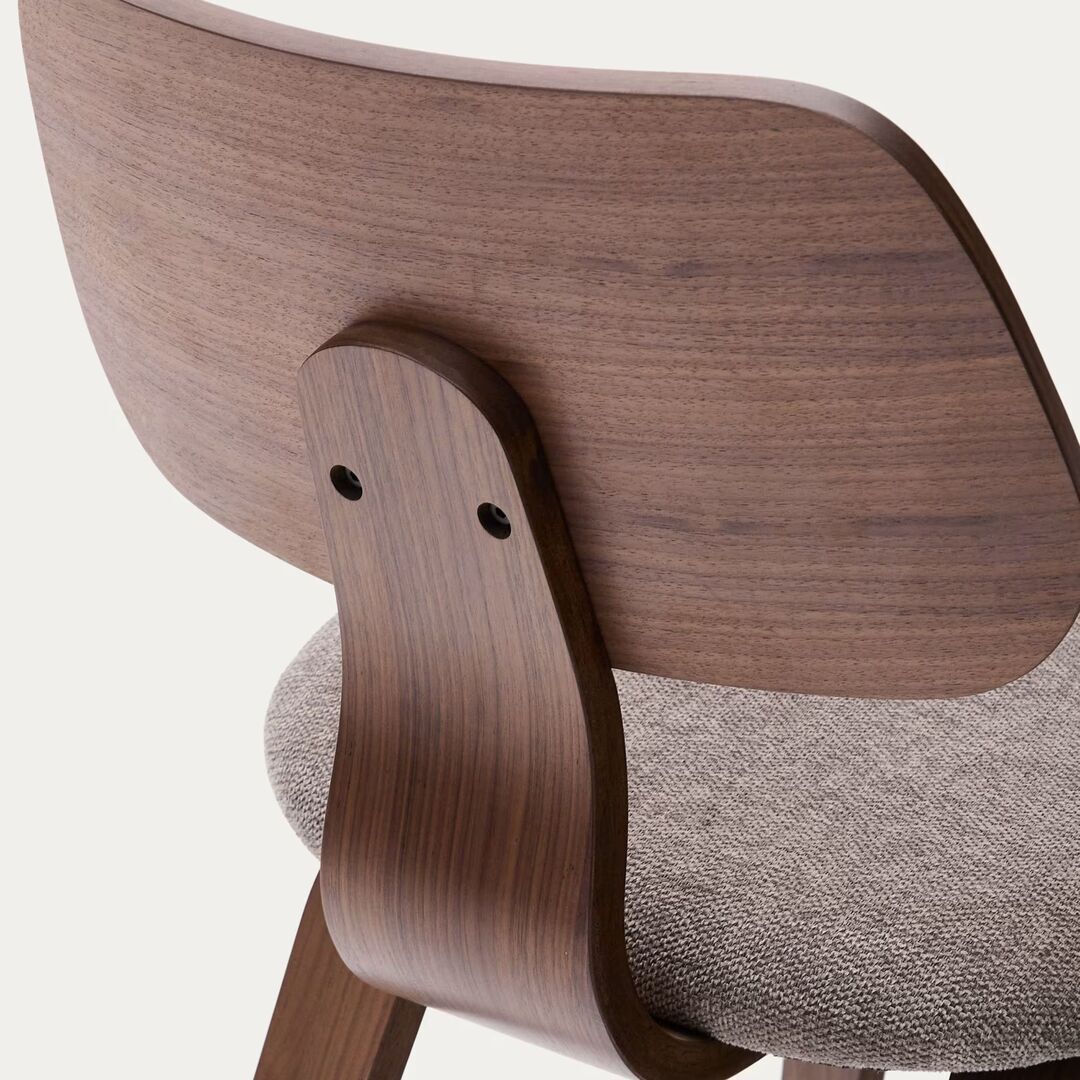 Kave_Home_Gena_Stuhl_mit_gepolestertem_Sitz_Nussbaum_Beige