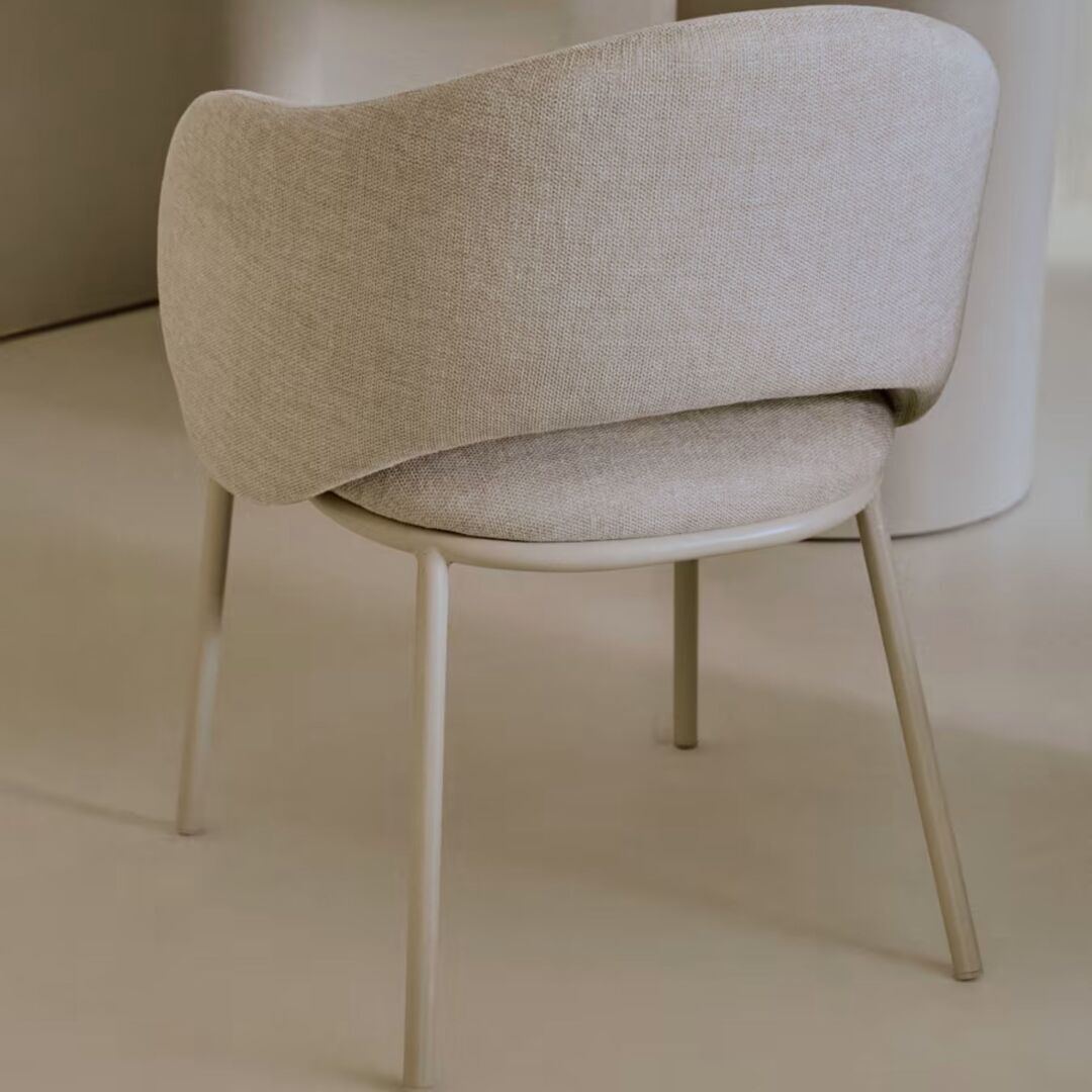 Kave_Home_Stuhl_Maina_Beige_35_Sperrholz_10_Stoff_Beige_Lifestyle_2